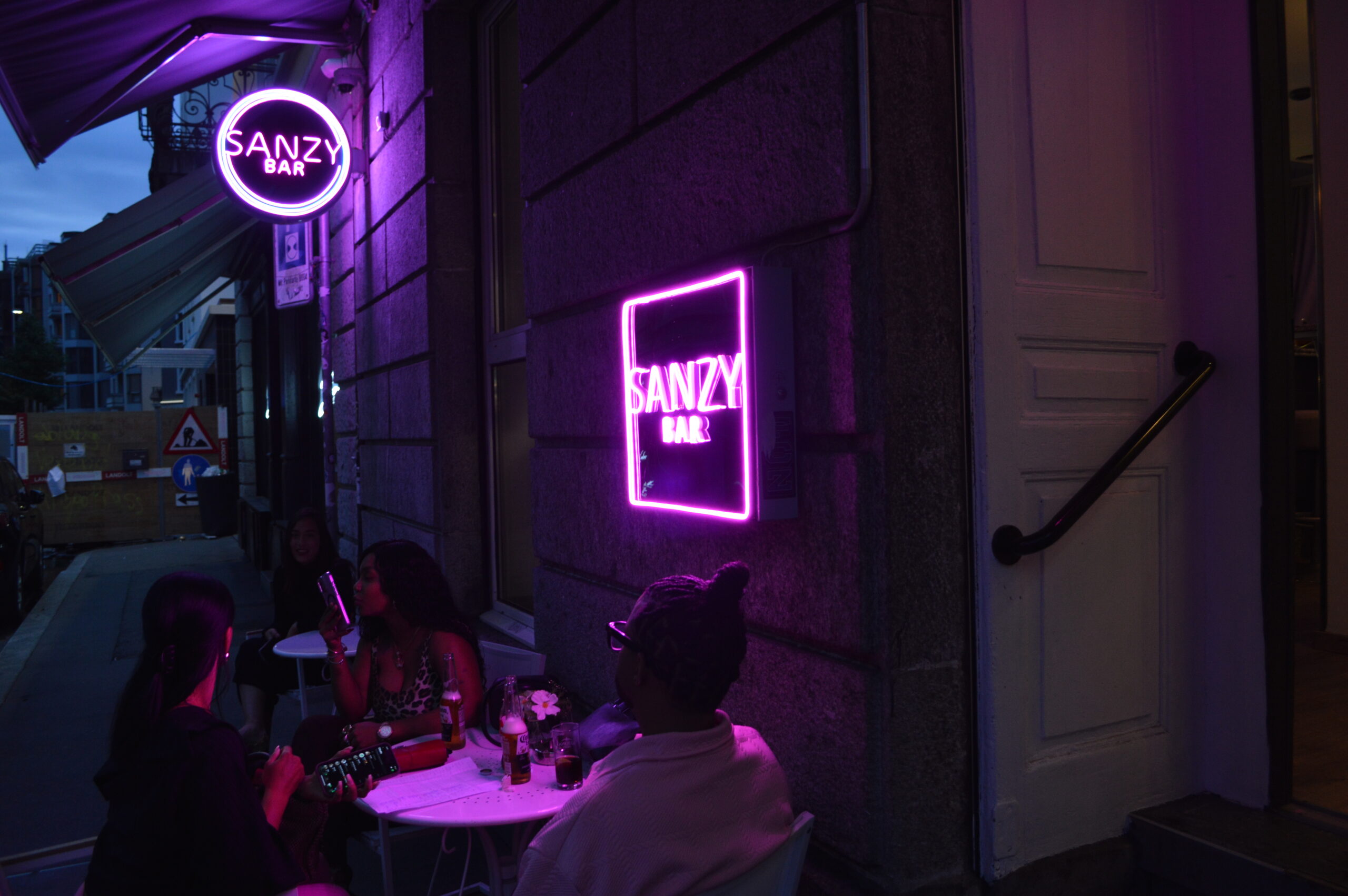 Sanzy Bar