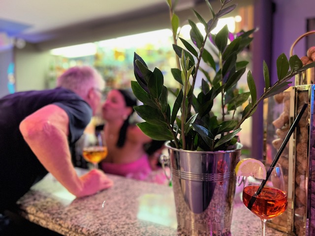 Sanzy Bar